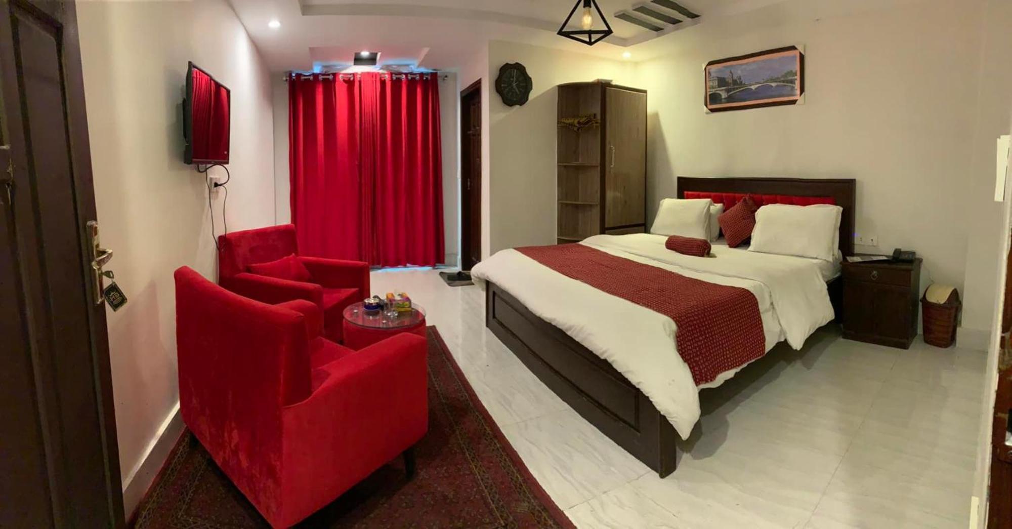 Hotel Birmingham Palace Kalam By Khan Familia Εξωτερικό φωτογραφία