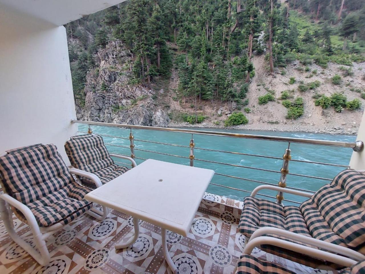 Hotel Birmingham Palace Kalam By Khan Familia Εξωτερικό φωτογραφία