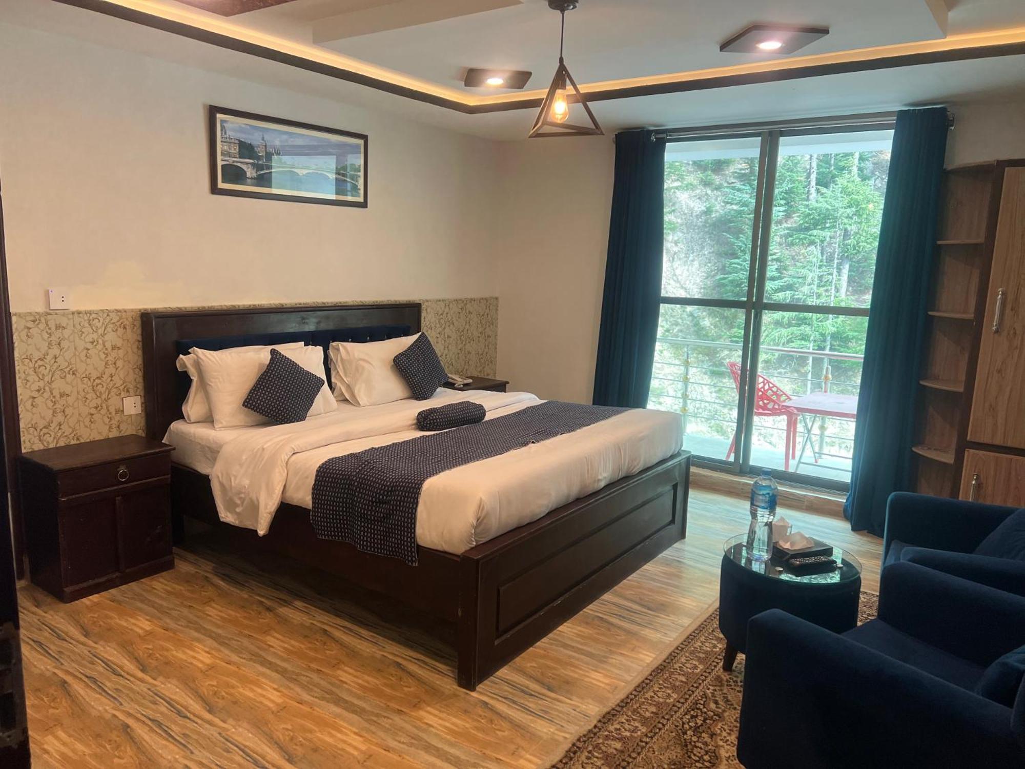 Hotel Birmingham Palace Kalam By Khan Familia Εξωτερικό φωτογραφία