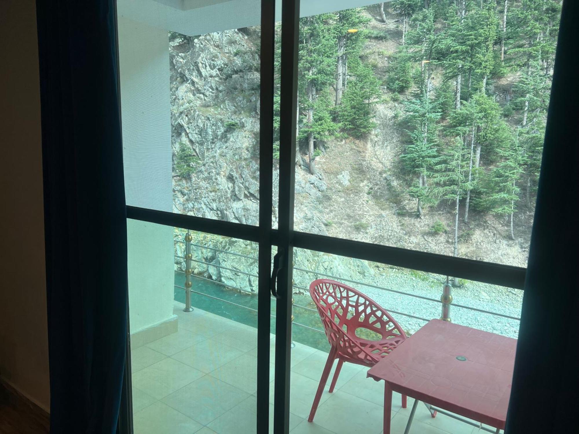 Hotel Birmingham Palace Kalam By Khan Familia Εξωτερικό φωτογραφία