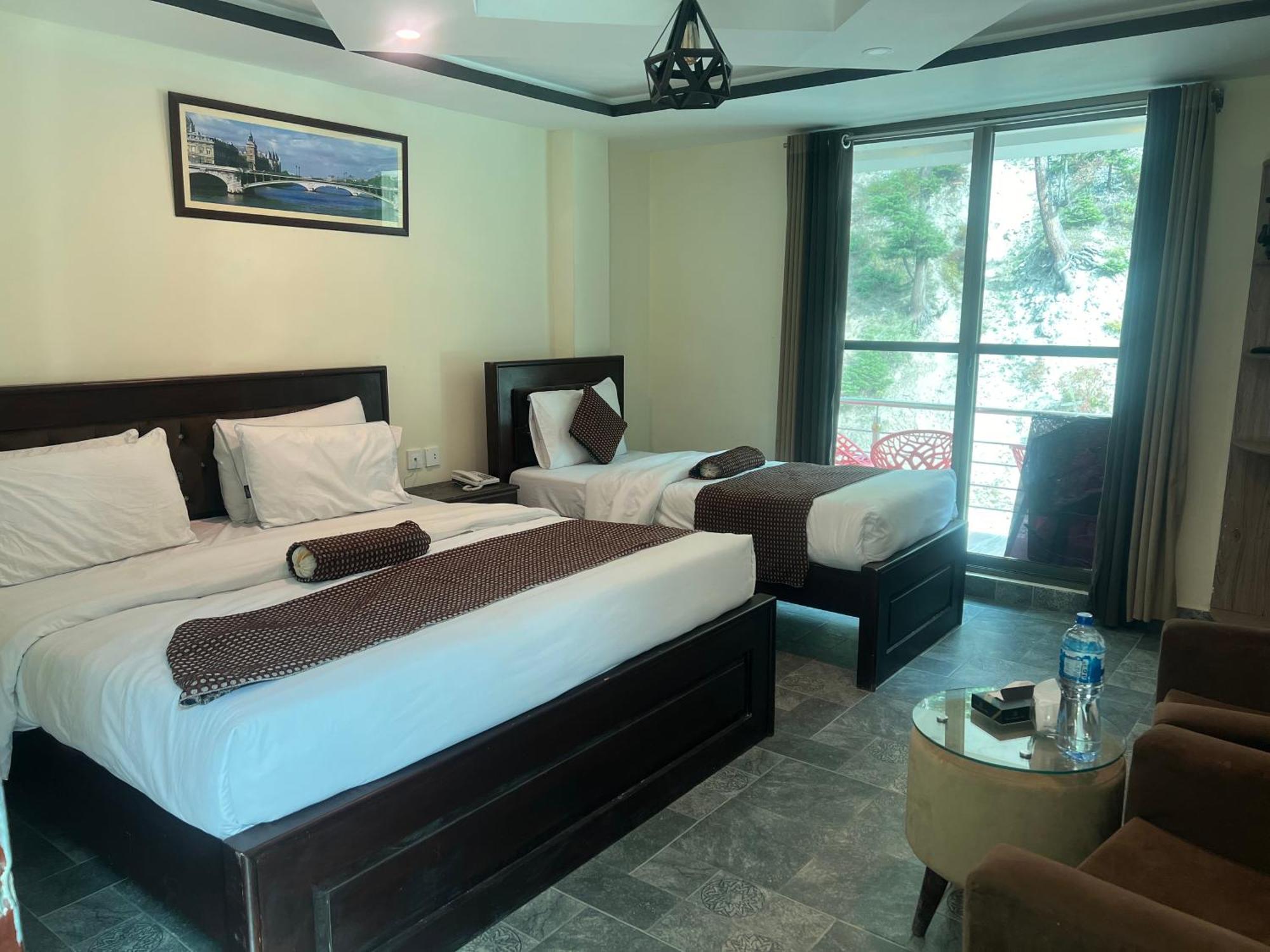 Hotel Birmingham Palace Kalam By Khan Familia Εξωτερικό φωτογραφία