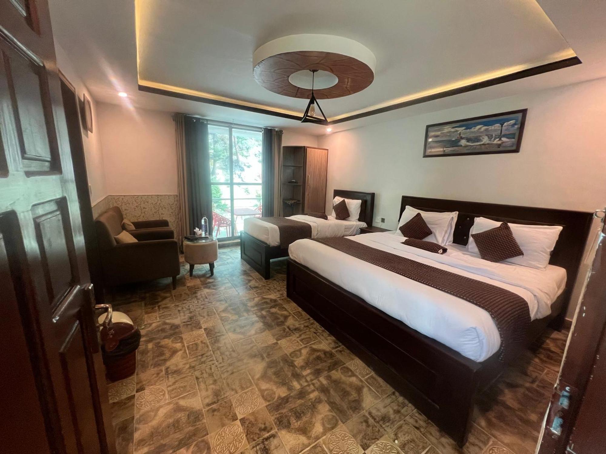 Hotel Birmingham Palace Kalam By Khan Familia Εξωτερικό φωτογραφία