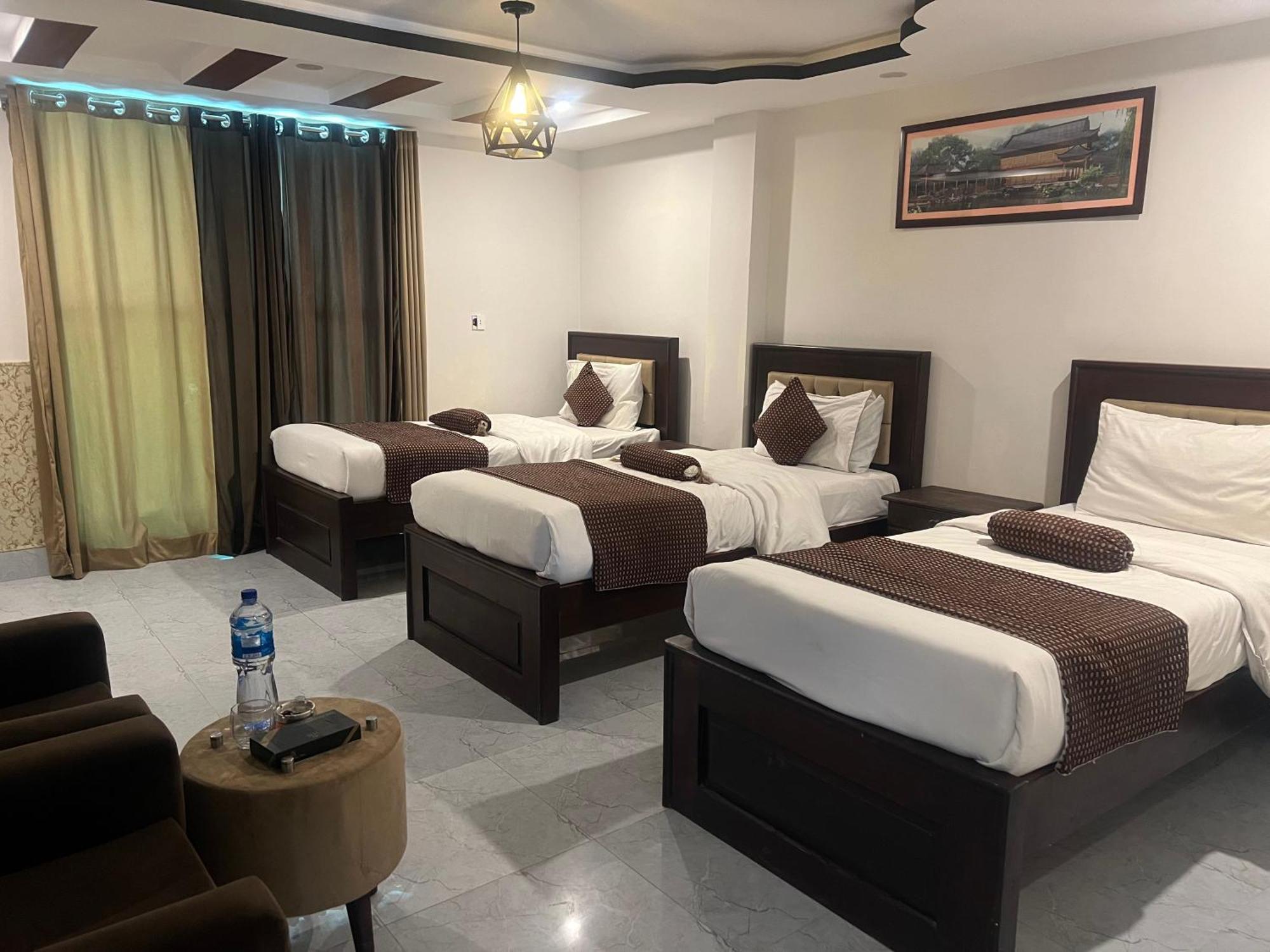 Hotel Birmingham Palace Kalam By Khan Familia Εξωτερικό φωτογραφία