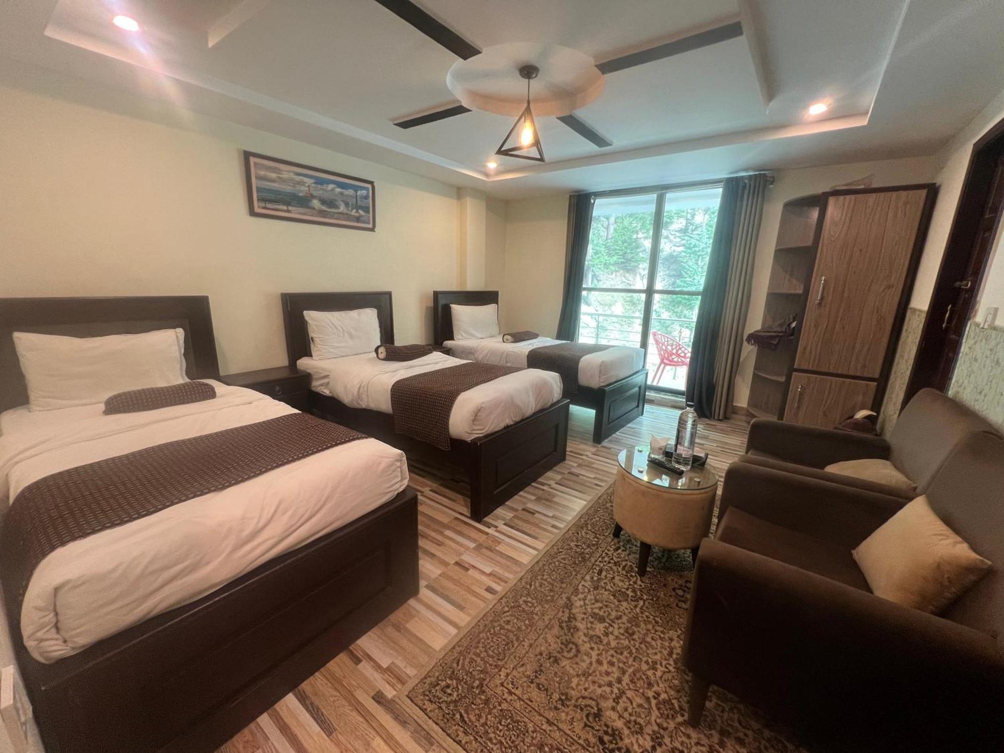 Hotel Birmingham Palace Kalam By Khan Familia Εξωτερικό φωτογραφία