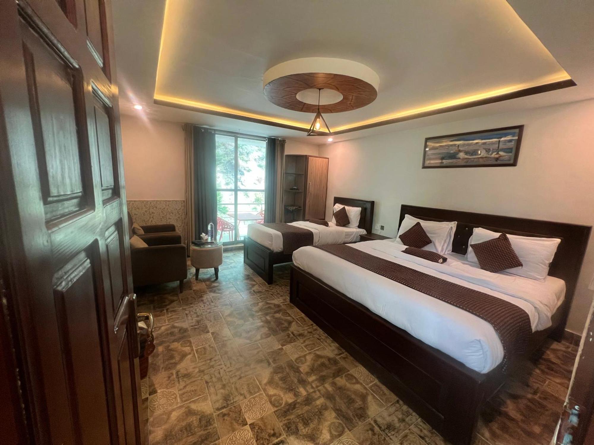 Hotel Birmingham Palace Kalam By Khan Familia Εξωτερικό φωτογραφία
