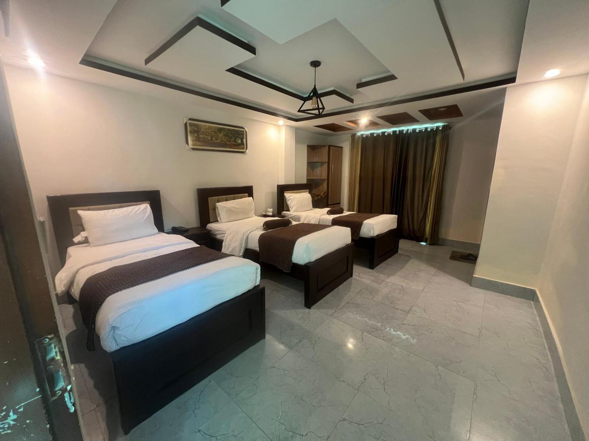Hotel Birmingham Palace Kalam By Khan Familia Εξωτερικό φωτογραφία